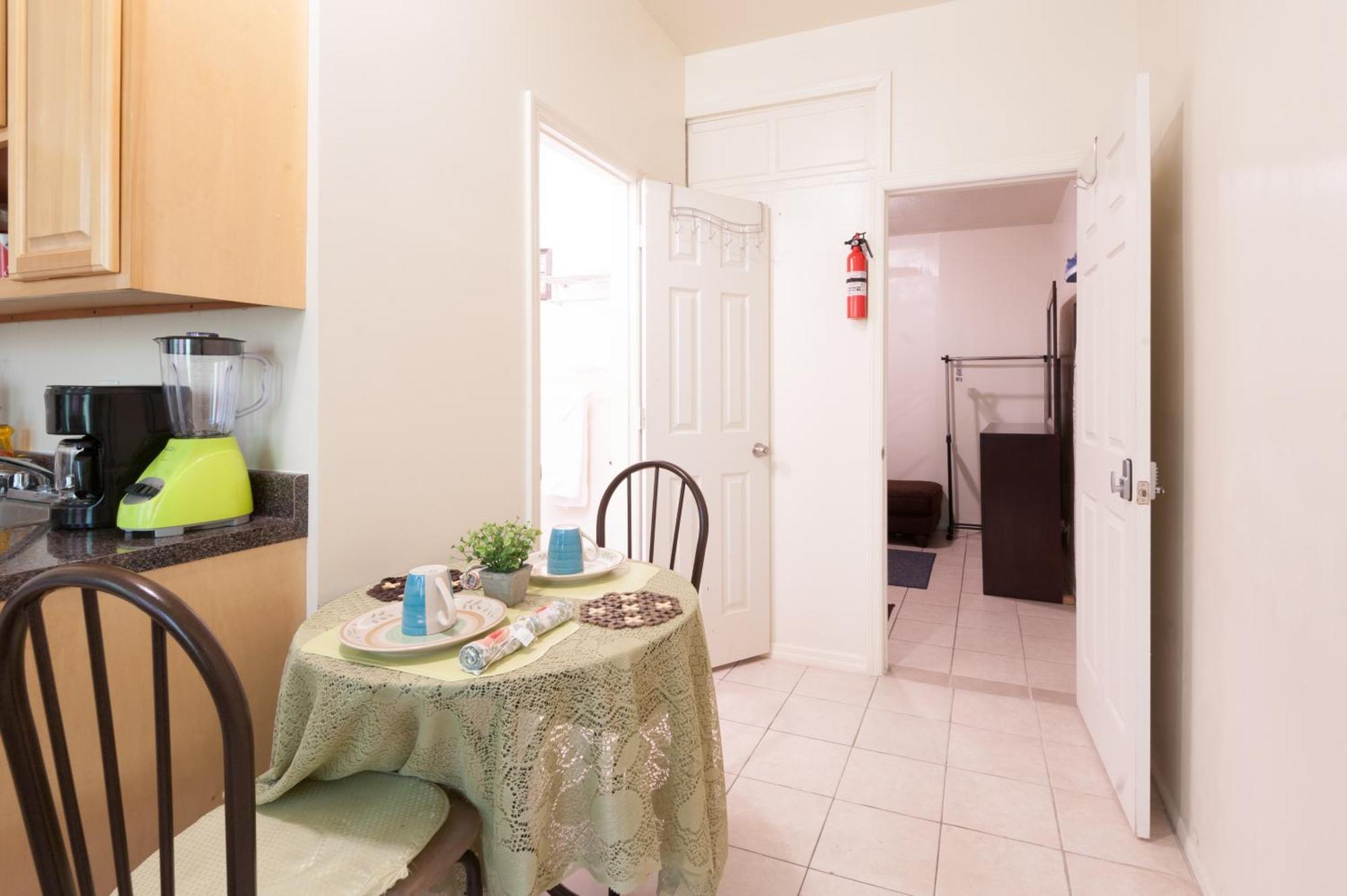 Studio And 1 Bedroom Apartments - Bronx Nowy Jork Zewnętrze zdjęcie